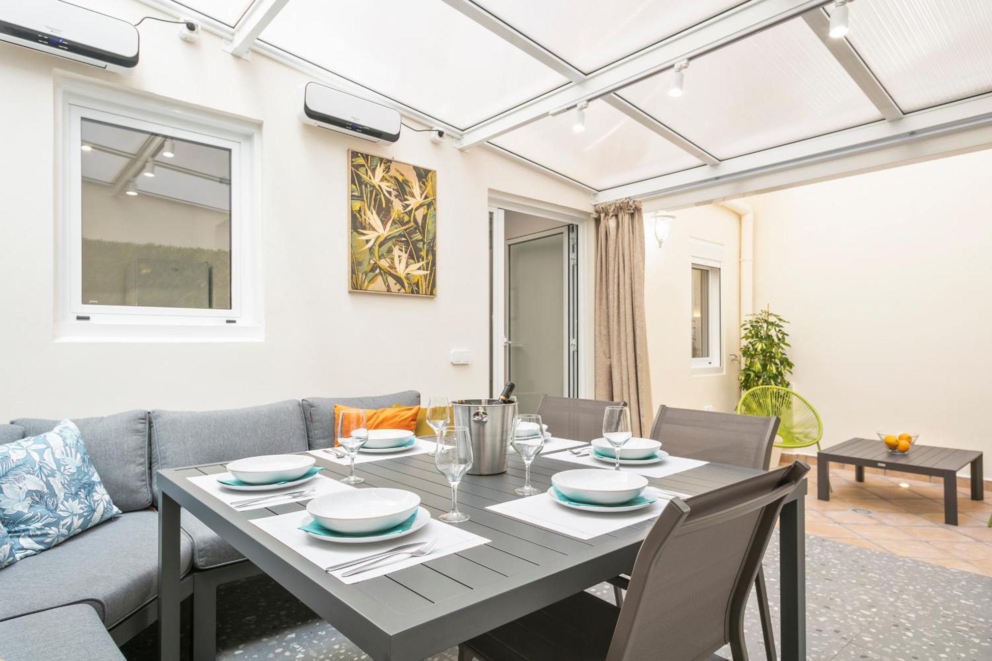 Boutique Plaza Catalonia Suites Cornella Cornellà de Llobregat Екстериор снимка