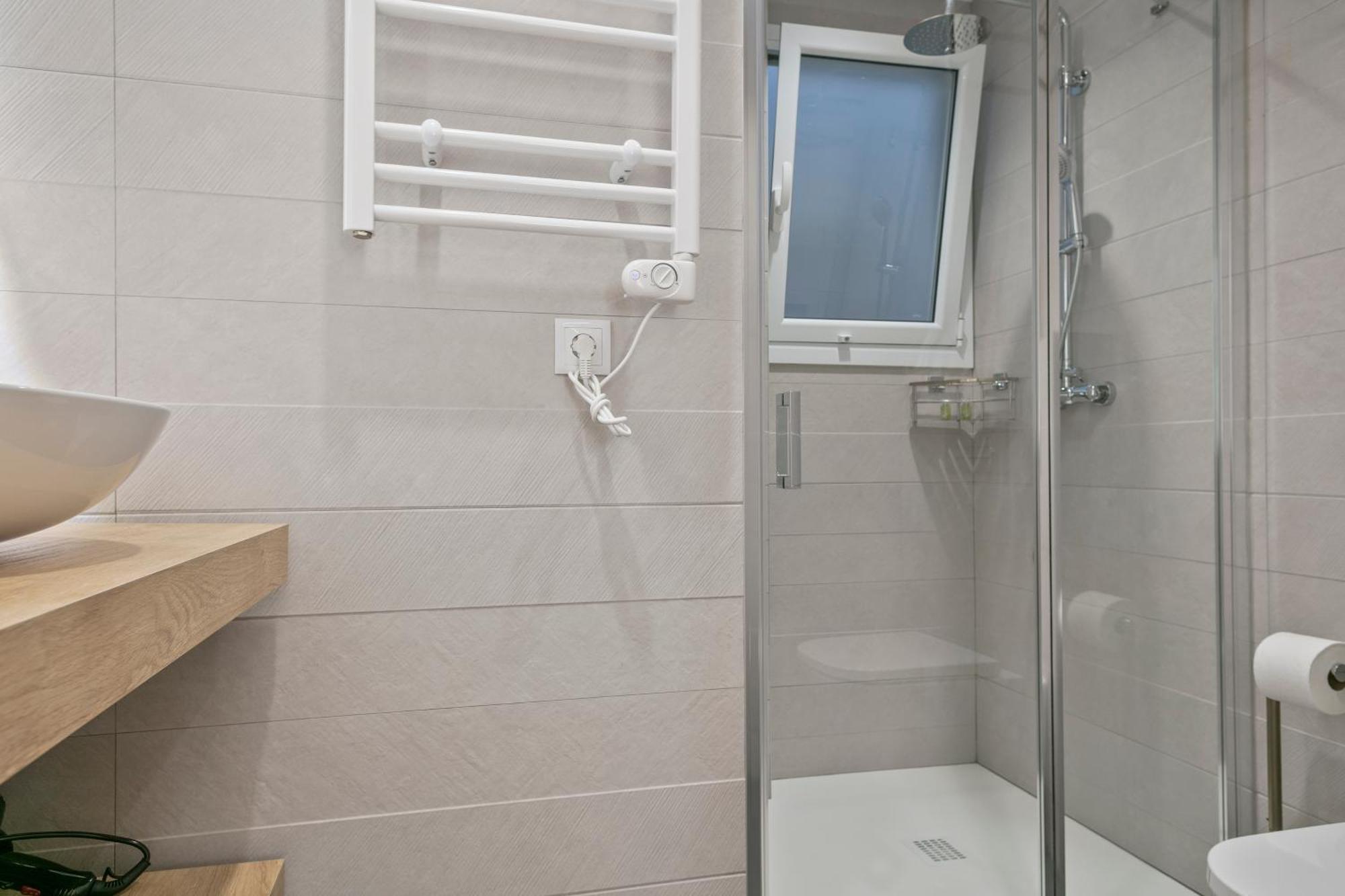 Boutique Plaza Catalonia Suites Cornella Cornellà de Llobregat Екстериор снимка