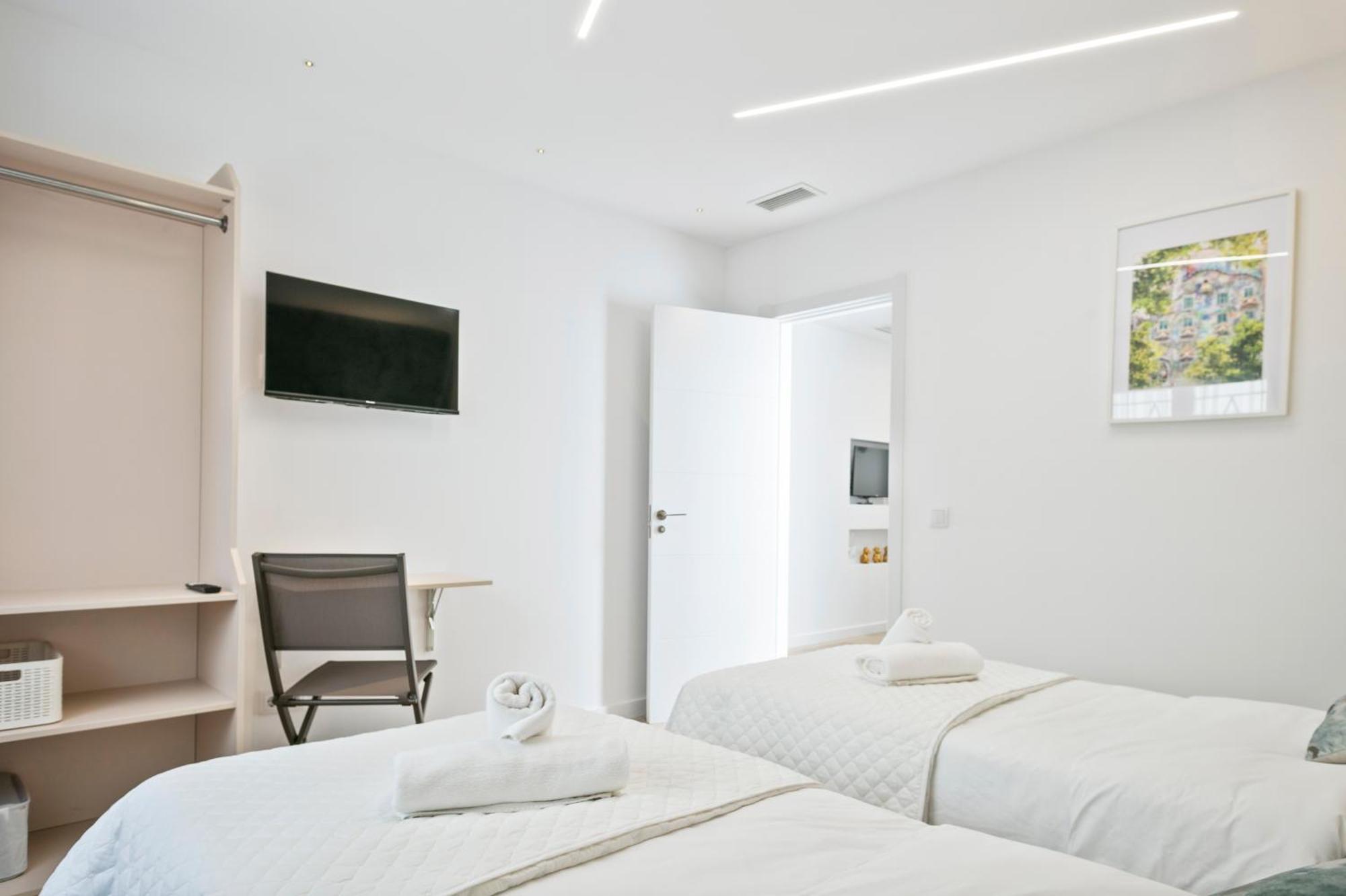 Boutique Plaza Catalonia Suites Cornella Cornellà de Llobregat Екстериор снимка