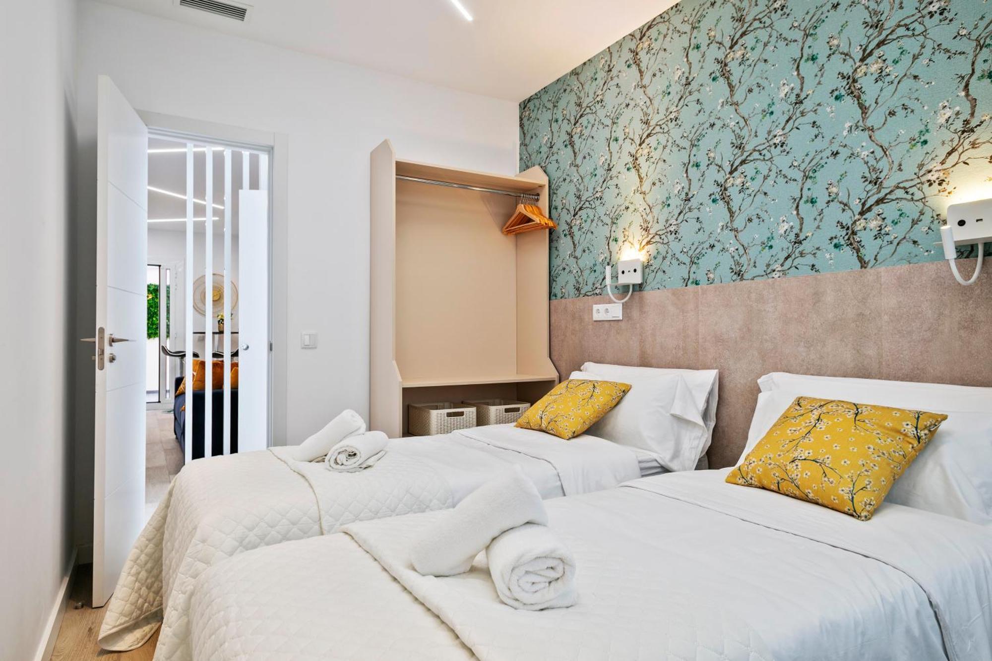 Boutique Plaza Catalonia Suites Cornella Cornellà de Llobregat Екстериор снимка