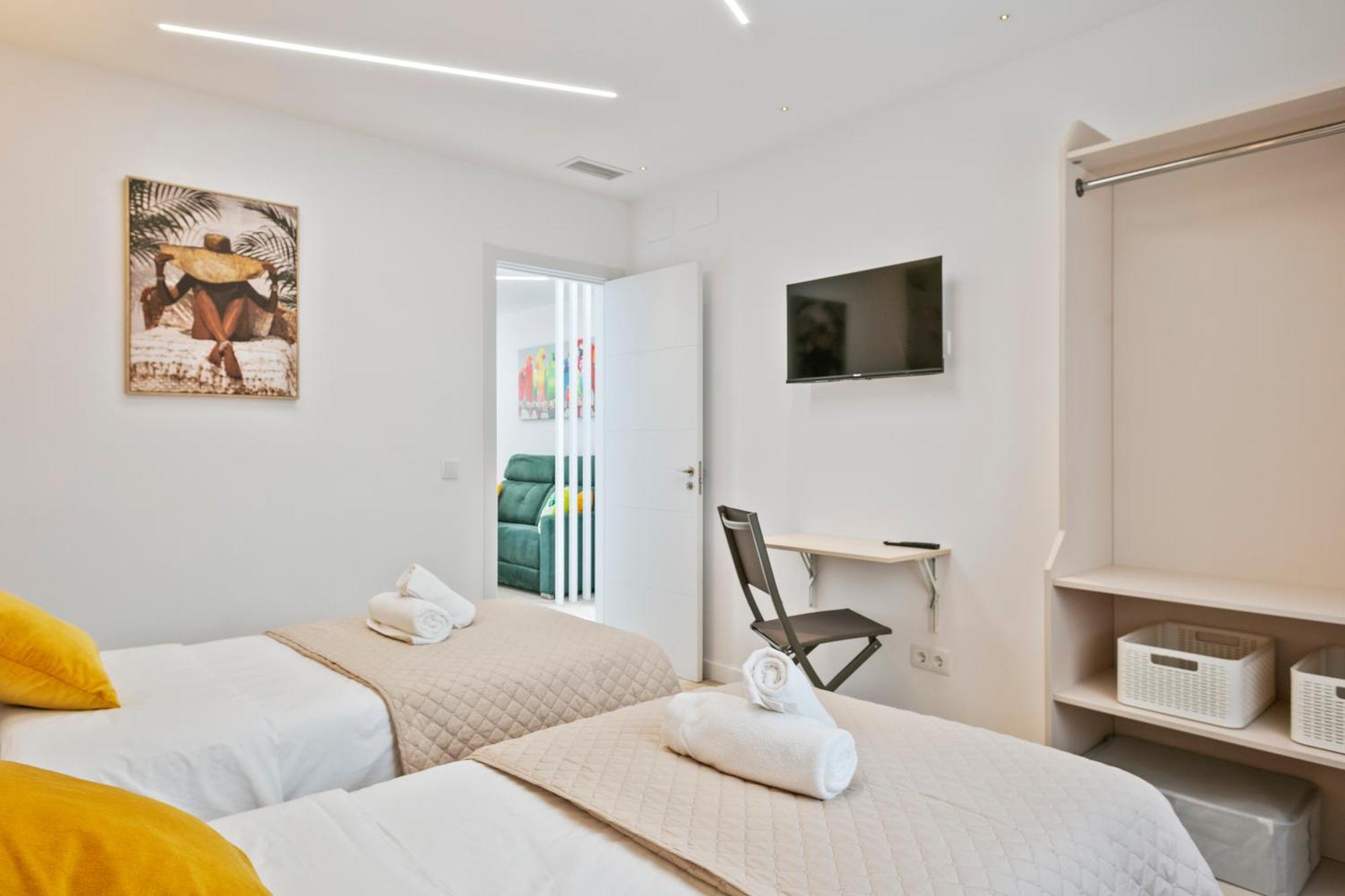 Boutique Plaza Catalonia Suites Cornella Cornellà de Llobregat Екстериор снимка