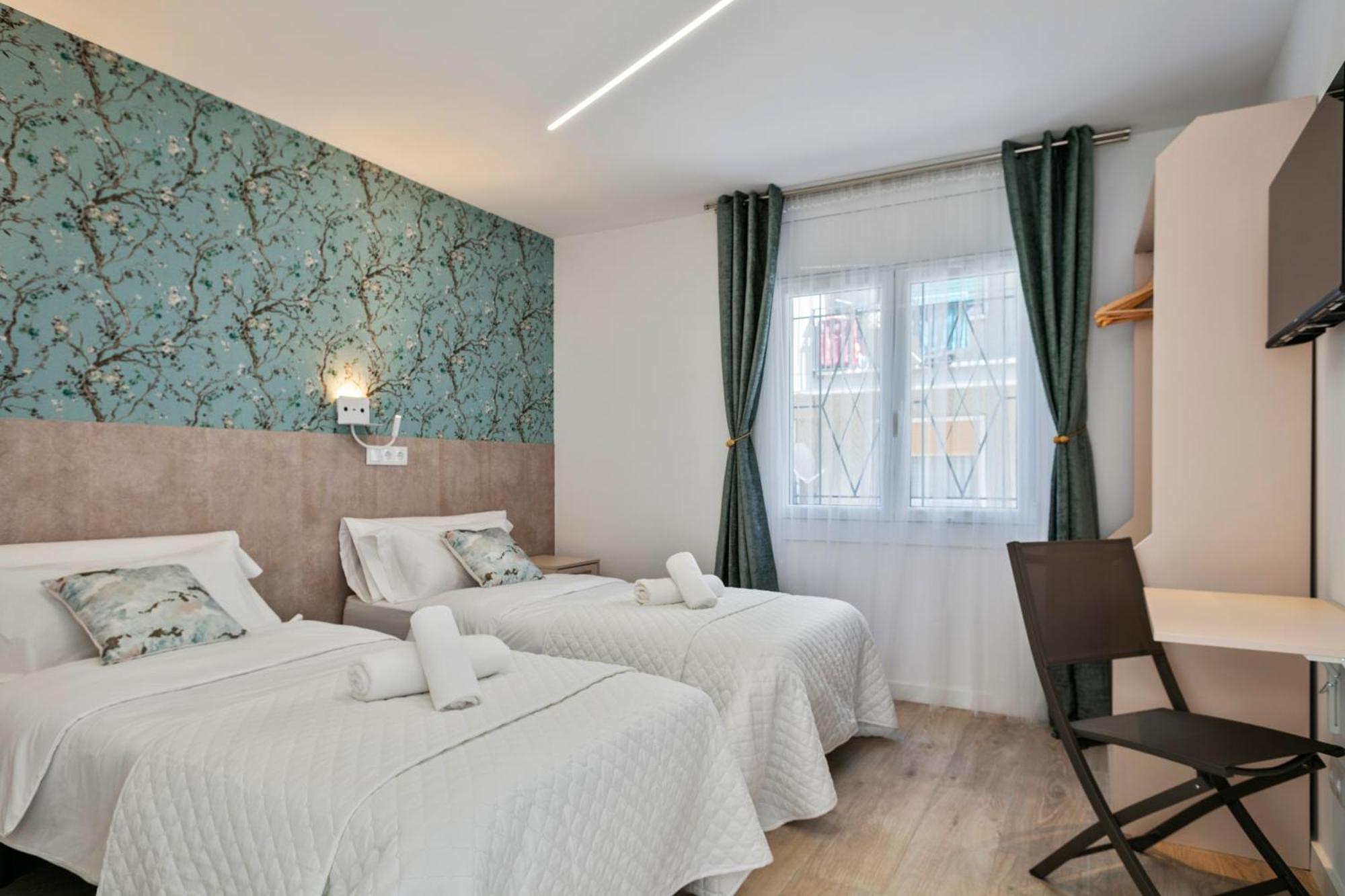 Boutique Plaza Catalonia Suites Cornella Cornellà de Llobregat Екстериор снимка