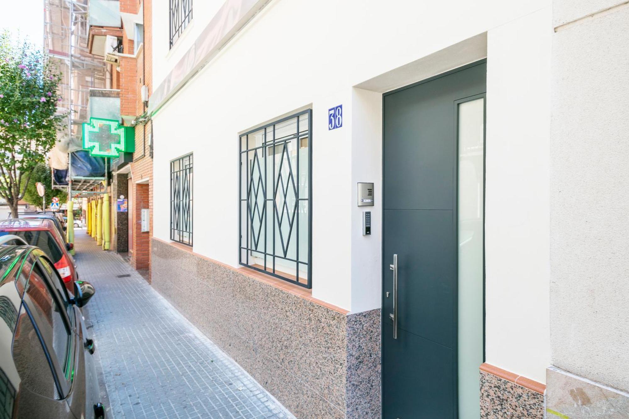 Boutique Plaza Catalonia Suites Cornella Cornellà de Llobregat Екстериор снимка