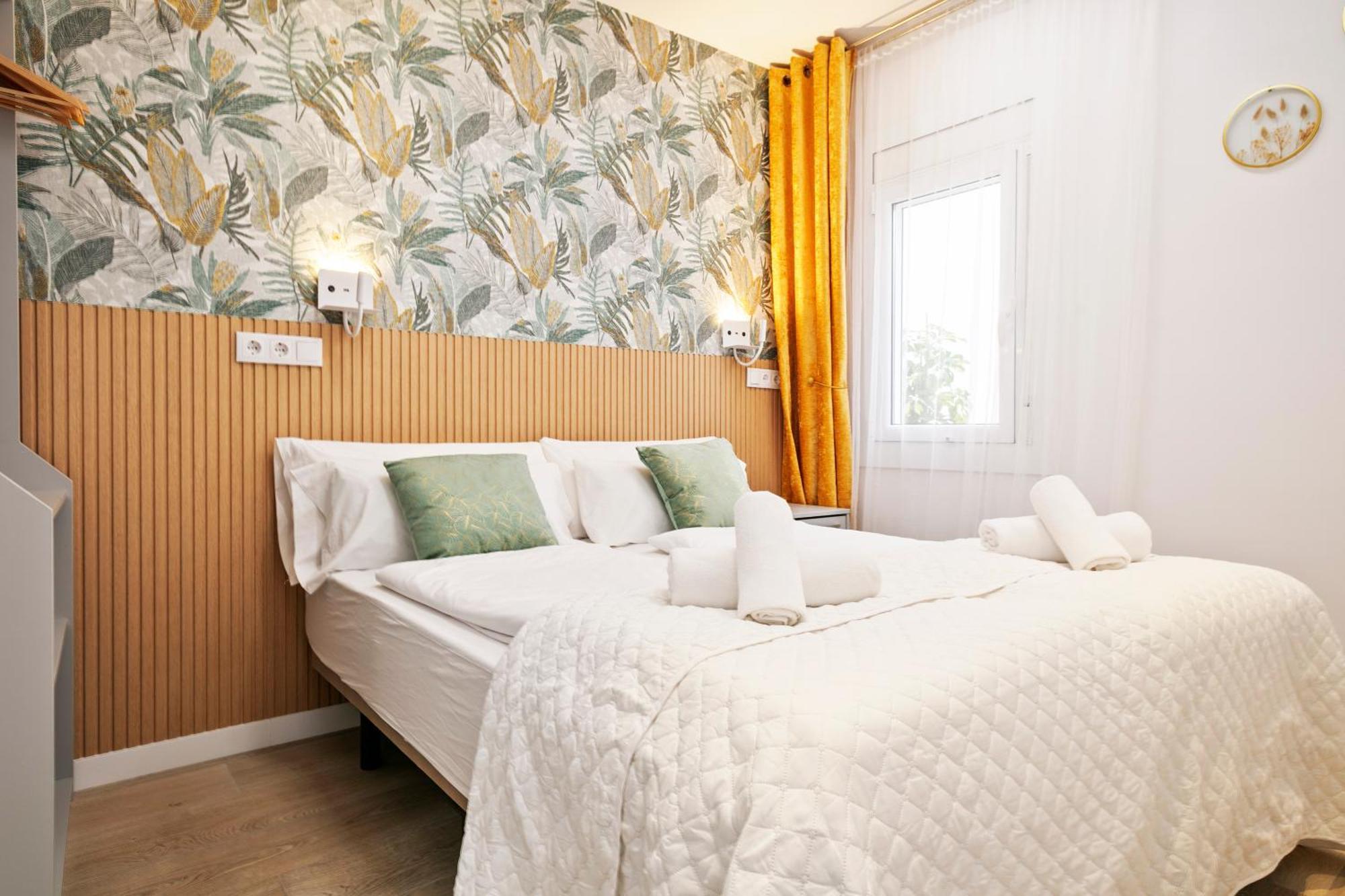 Boutique Plaza Catalonia Suites Cornella Cornellà de Llobregat Екстериор снимка